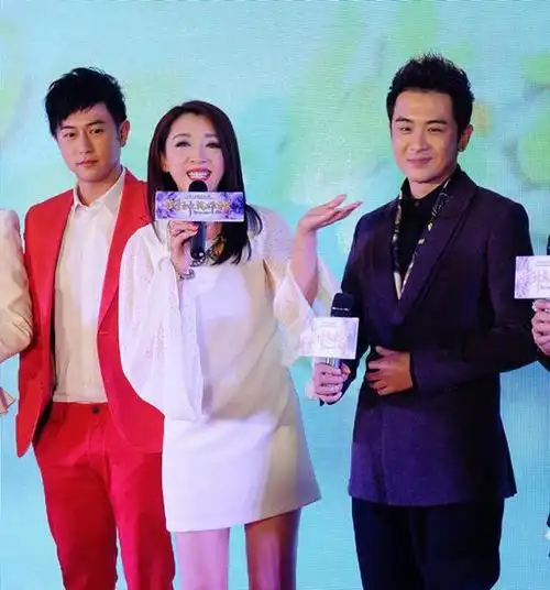 封神英雄榜发布会姜鸿与老公陈键锋调情