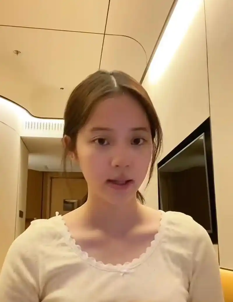 欧阳娜娜素颜状态怎么样?欧阳娜娜高考数学