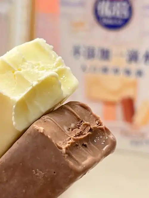 冰箱囤囤满温度一天比一天高新囤的光明优倍鲜奶雪糕我能一天炫半盒不