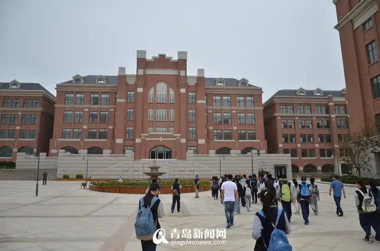 九中新校完工后首次开放 学生:没闻到异味(图)