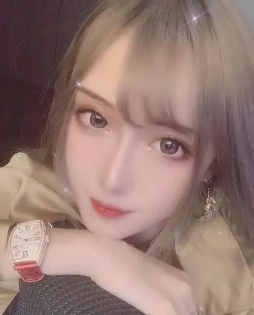 腐团儿晒自拍照后手表引众人吐槽,粉丝:未来的丈夫肯定很有钱!