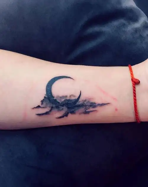 「小清新纹身」纹身图片_手臂水墨月亮纹身图案