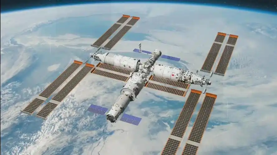 预览神十六乘组绕飞拍摄的空间站示意图