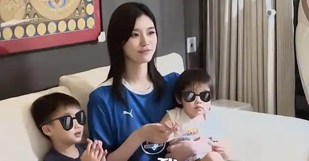 何猷君奚梦瑶儿子女儿正脸曝光俏皮可爱颜值高