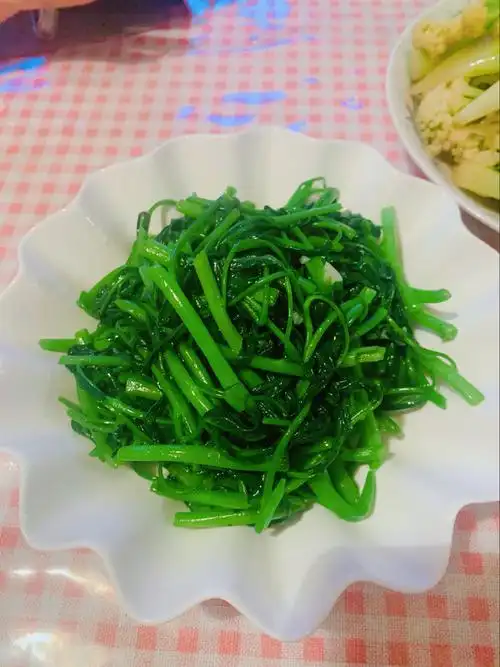 小虫虫1314做的素炒空心菜