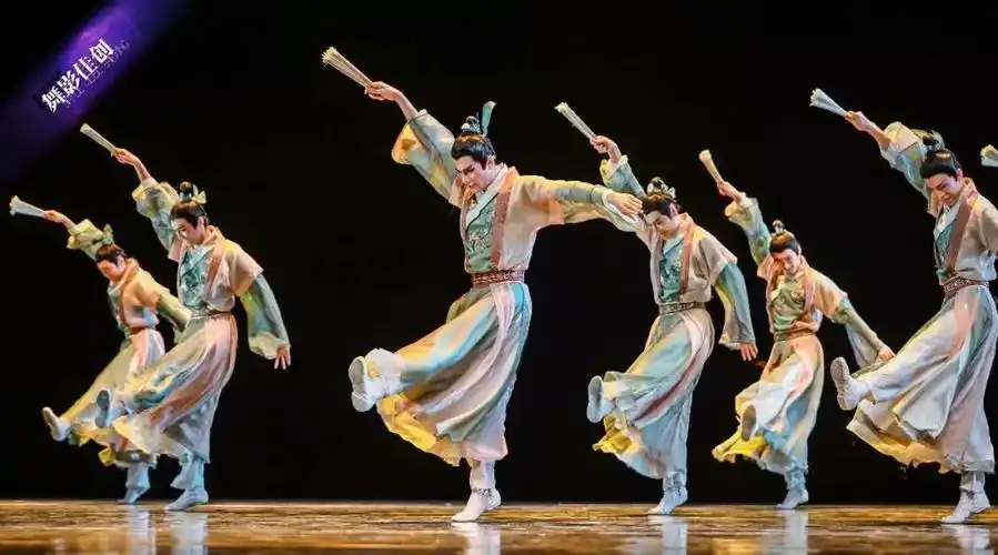 让人无法抗拒的舞蹈《纸扇书生》火爆网络!