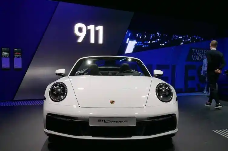 全新保时捷911亮相,双门四座,3.0t水平对置,4秒破百_搜狐汽车_搜狐网