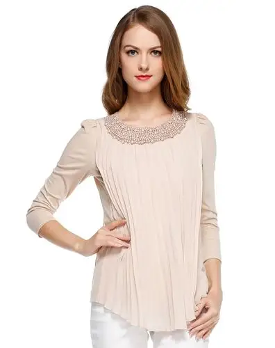 浅米色大气时尚九分袖上衣