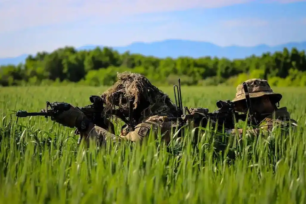 接着更173战斗空降旅军事壁纸军迷发烧友军迷dou小助手
