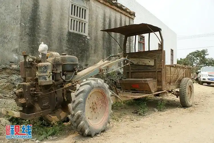 上世纪80,90年代是手扶拖拉机的辉煌时期,当时农村的女孩,如果嫁了一