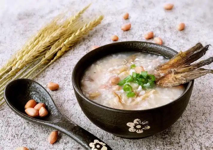 柴鱼猪骨花生粥