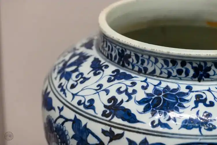 青花缠枝牡丹纹罐 元 故宫博物院藏