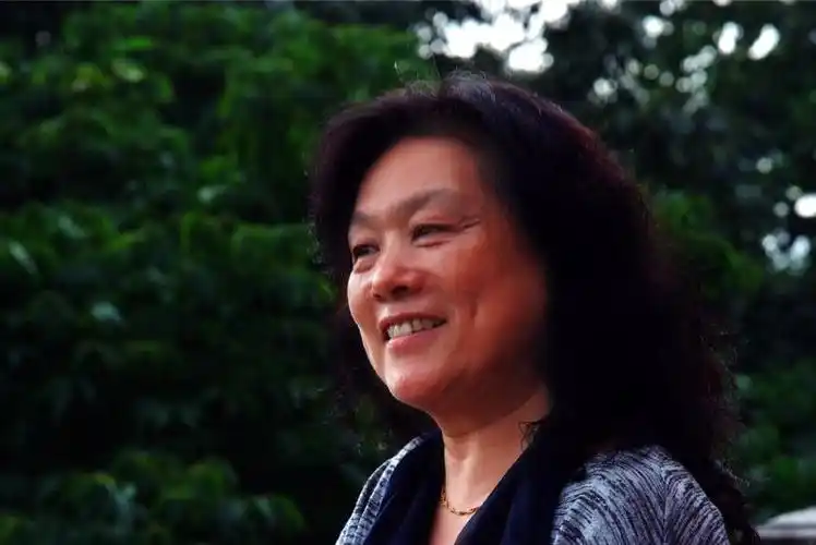 徐少华妻子(徐少华妻子近照曝光,气质不俗)