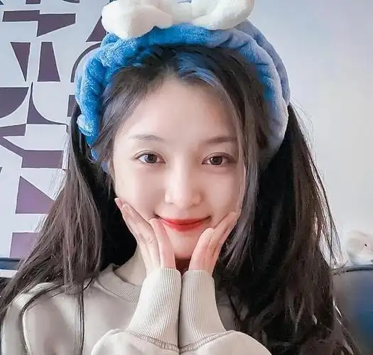 240130吴宣仪最新甜美头像照夺人心魄粉丝纷纷表示要换头像啦