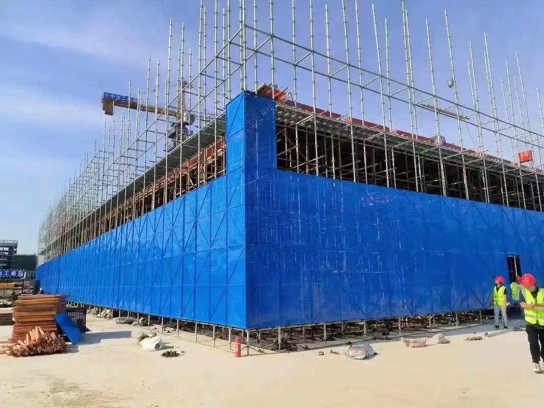 爬架网 钢板网 外架钢板网 建筑安全网.爬架网又叫提升架,爬 - 抖音