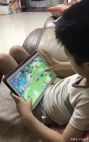 孩子"宅"在家里上网课偷偷花钱玩游戏,点击不明链接被骗钱