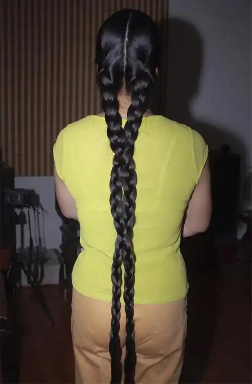 那超长的诱人双辫(12)