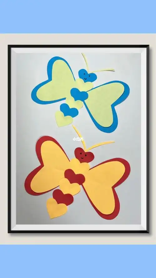 用几个爱心做一个蝴蝶剪贴画吧,简单又好看#手工  #亲子手工  #幼儿园