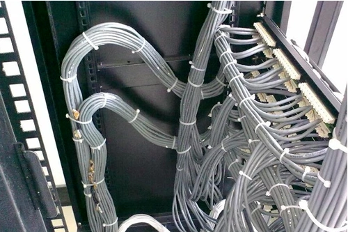 求助网络机柜,理线的方法,及图片