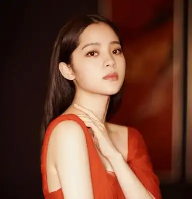 "塌鼻子"五官不立体如何提高颜值?欧阳娜娜的化妆术告诉你!