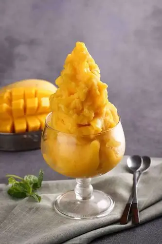 奶香芒果冰沙