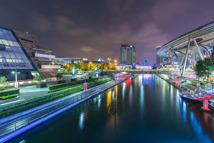 苏州圆融时代广场夜色撩人