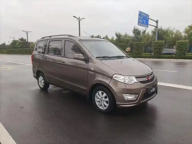 新到一台15年五菱宏光s 1.5排量 本地个人一手车 全车原 - 抖音