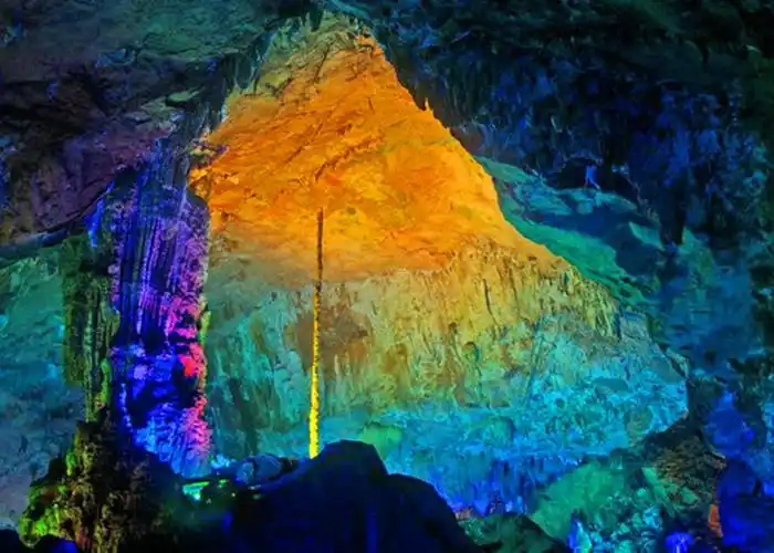 荔浦丰鱼岩景区