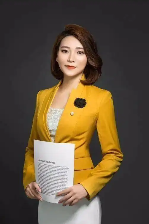 央视《天气预报》主播夏雯,她娇俏可爱的模样,让人印象深刻!