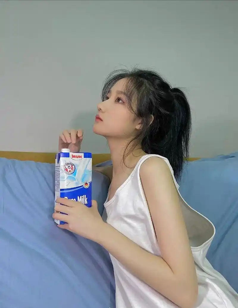 不潘:暖萌水嫩居家私房写真,诱人心弦