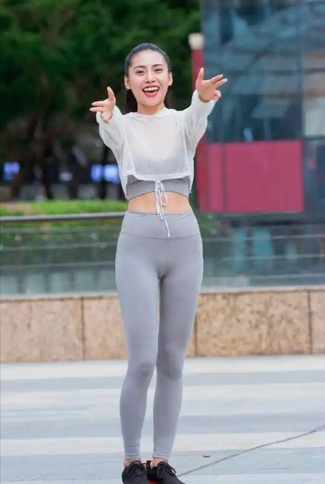 女人穿紧身裤什么感觉?