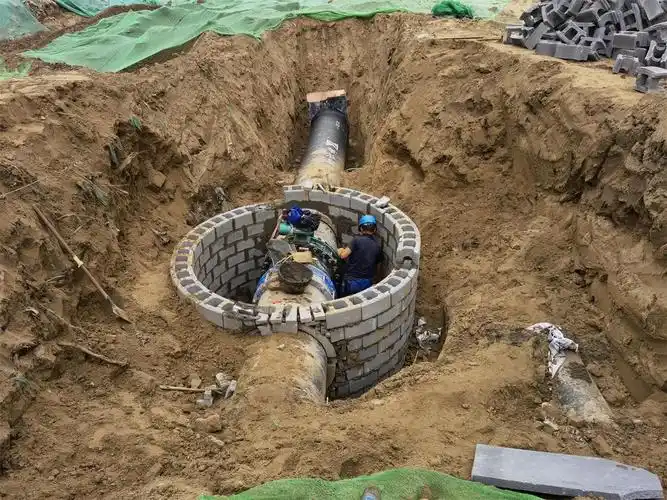 砖砌检查井,又称窖井,是指为地下基础设施(如供电,给水,排水,通讯,有