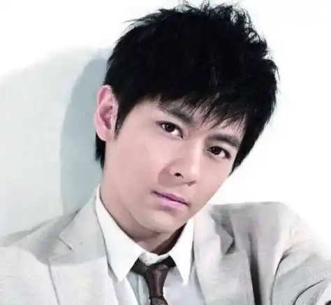 46岁的不老男神,林志颖出道28年分享美照,2个亮点是否注意到_容貌_成