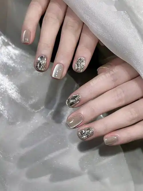 新春美甲特辑③| 一期爆闪猫眼美甲分享,高贵又显白