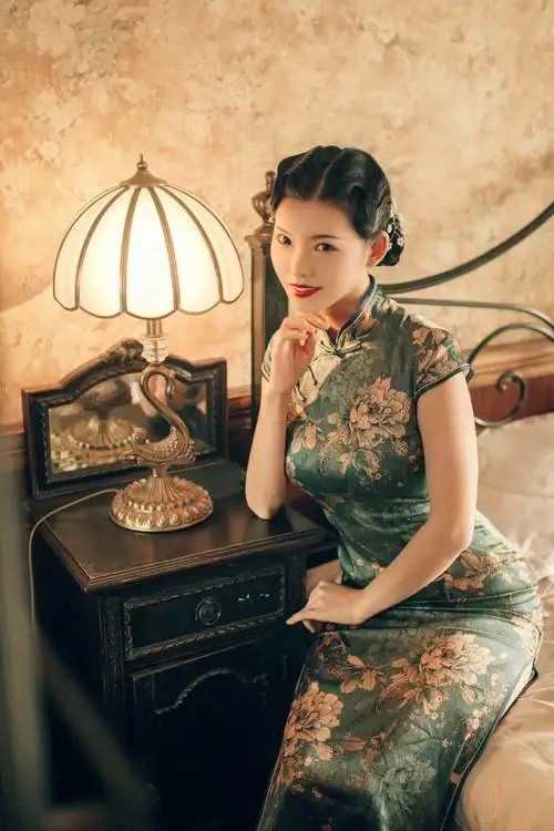 旗袍俏佳人