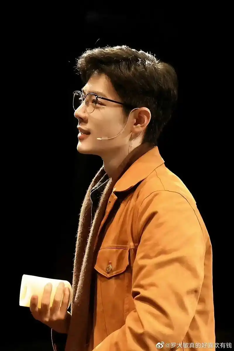 肖战 央华戏剧《如梦之梦》,再一次来到我呆的城市,可惜我还 - 抖音