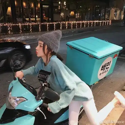 王思聪前女友雪梨晒照清纯可人 一岁孩子妈却似小学生