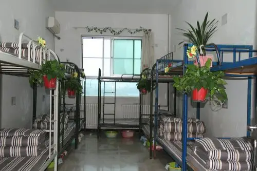 携手搭建爱的家园――实验初中温馨宿舍评比活动