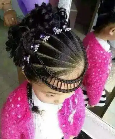 怎么简单盘13岁女生发型 小孩简单的发型盘发