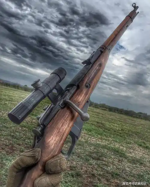 德军标配 数度风靡 二战后期被淘汰的98k成就经典栓动步枪_kar_的设计