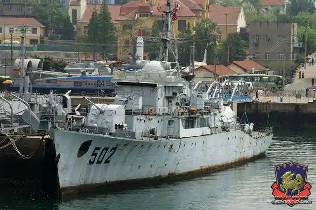 502南充舰最著名的莫过于502南充舰,当然作为应急品建造的65型薄壳舰