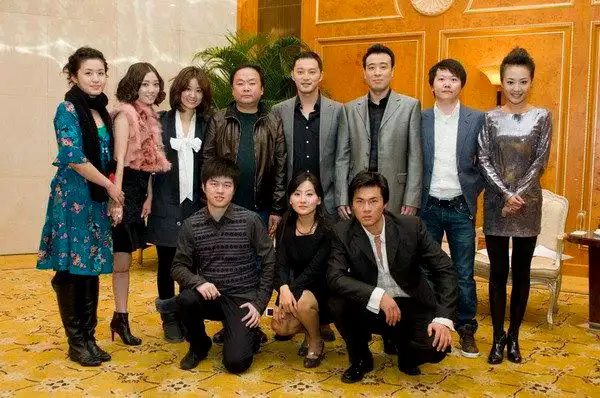 林心如沙溢《甜蜜蜜》 高希希导话剧叶锦添助阵