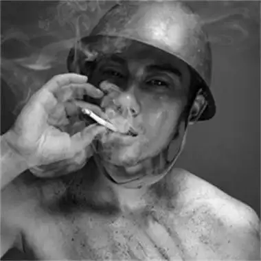 男头霸气超拽黑白图片丧极了冷酷型男大图