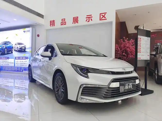 外观部分,凌尚采用了丰田家族最新的设计语言,整体风格更显年轻,运动