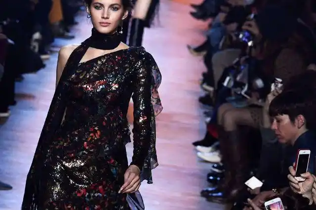 巴黎时装周——艾莉·萨博品牌时装秀[42]