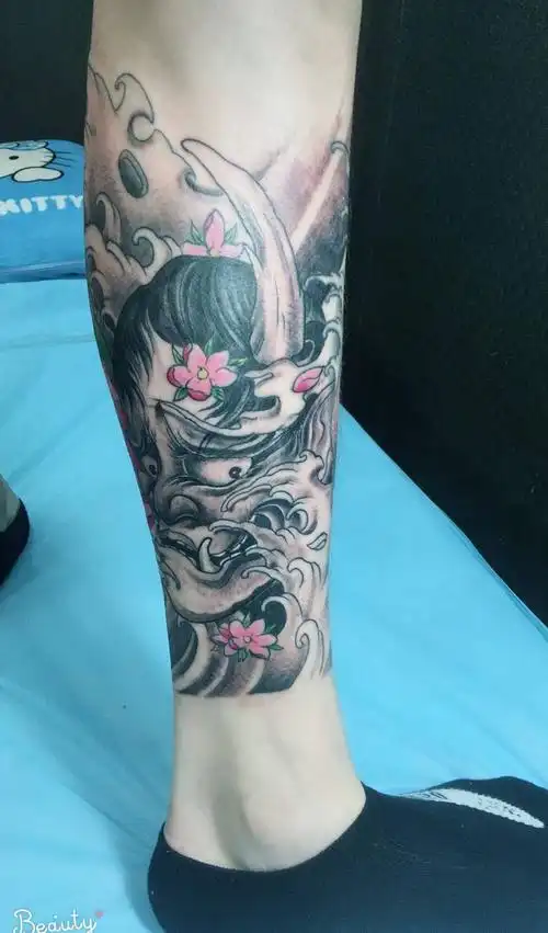 般若鲤鱼包小腿纹身图片