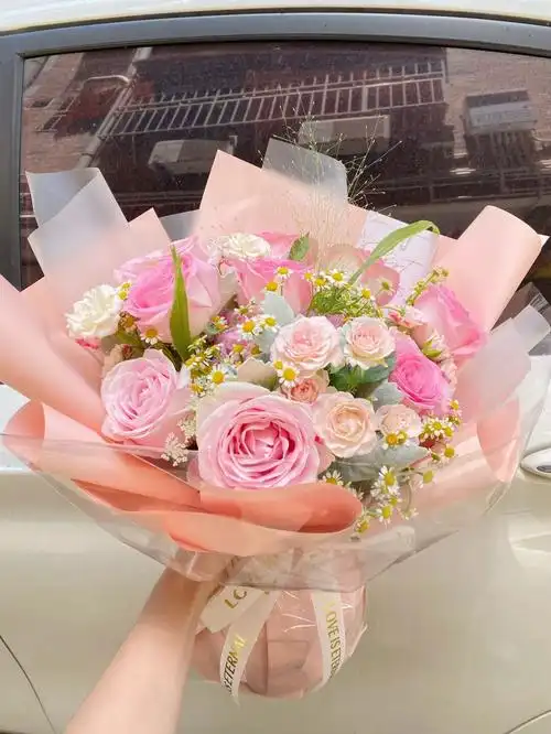 粉色系玫瑰花束