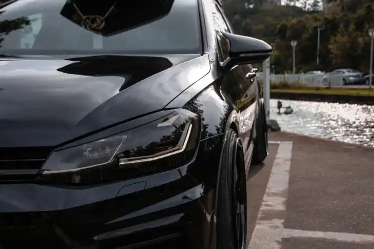 轻改后200多匹的高尔夫r-line,变身拉货改装两不误的黑武士