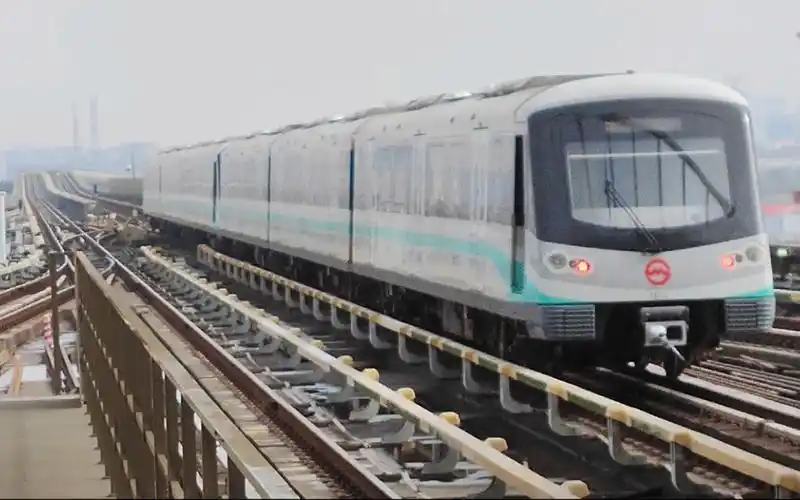 上海地铁16号线 普通车#1639—#1637(滴水湖方向)出龙阳路3站台