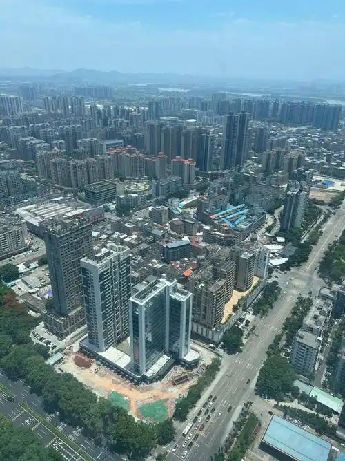50几层高空俯瞰,惠州的城市景色尽收眼底